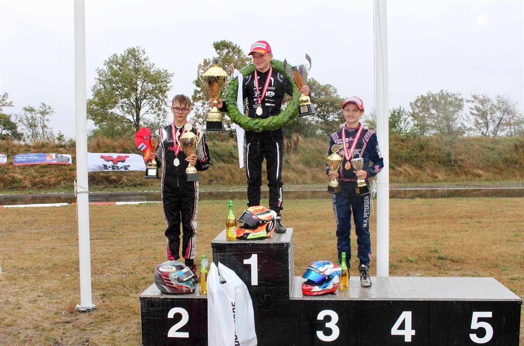 I OK Junior tog Sebastian Øgaard titlen foran Daniel Träger og Mikkel Højgaard
(Foto: Khanh Phi Thai)